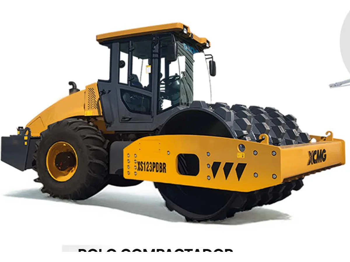 Rolo Compactador 13,5 ton — Compactação de solo e bases